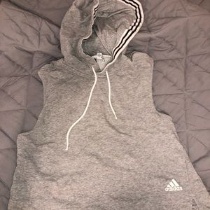 ADIDAS HOODED SLEEVELESS TOP